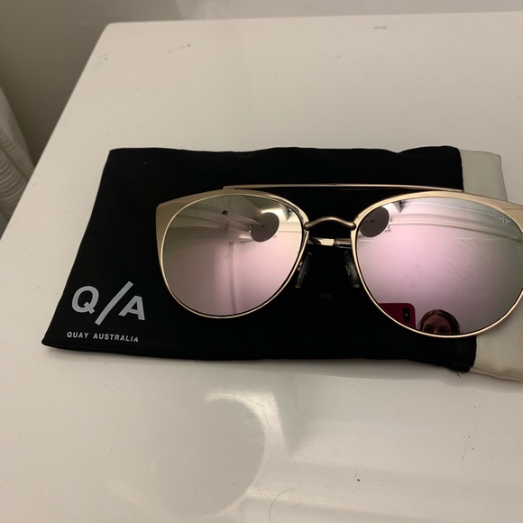 QUAY aviator sunglasses with case - Picture 4 of 6